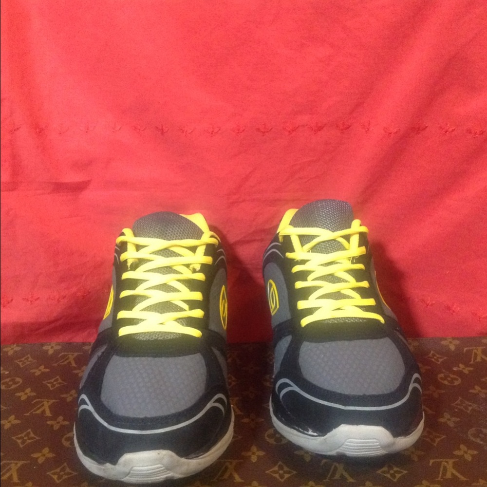 Cross Trekkers sneakers